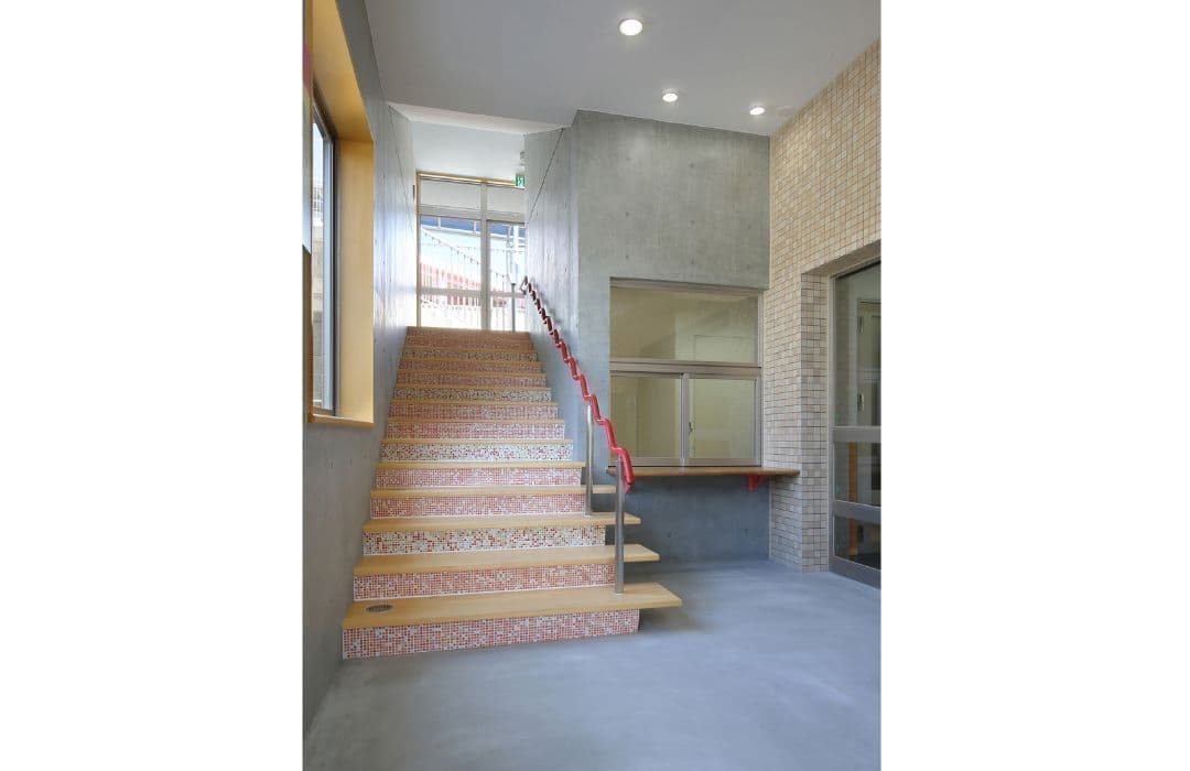 2016 鹿児島市 幼保連携型認定こども園 階段